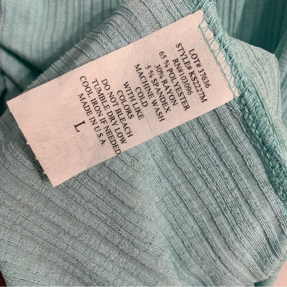 LEXINGTON AVENUE Ruched Front Ribbed Short Sleeve Top - Picture 6 of 6